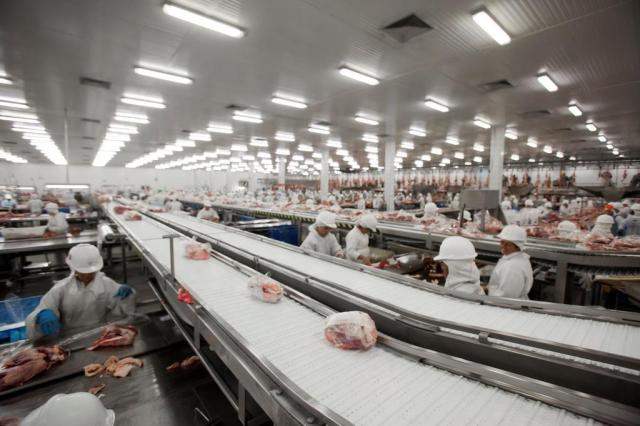 Negociação conduzida por juíza do Trabalho evita greve de 4 mil trabalhadores de indústria de alimentos do Noroeste gaúcho
