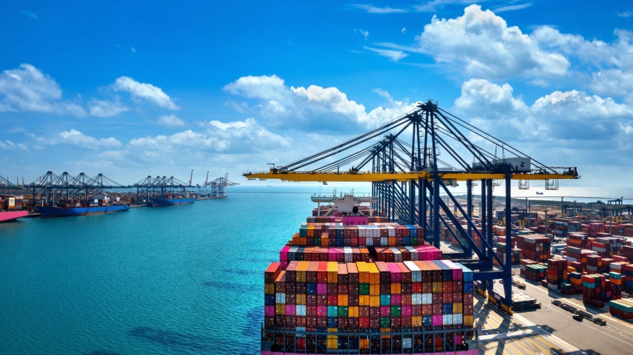 Exportações chinesas saltam 12,4% em março e superam projeções, em meio a tarifaço de Trump