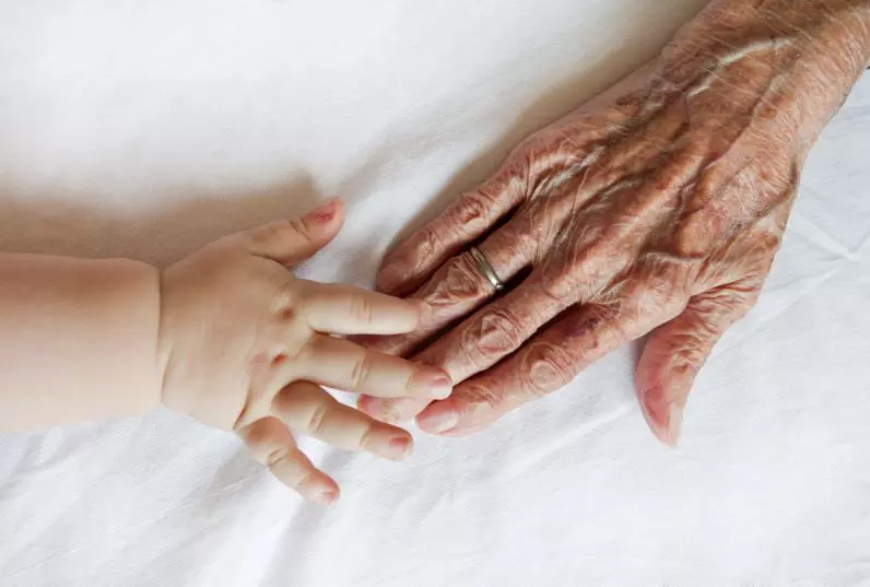 Expectativa de vida brasileira cai 4,4 anos com pandemia 