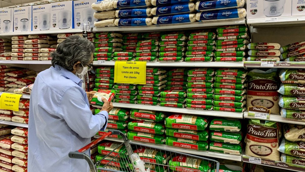 Guerra acelera reajustes de preços dos alimentos nas prateleiras