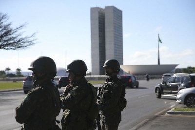 Um governo antidemocrático